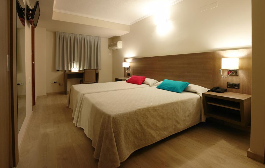 Hotel Avenida Plaza Alzira Bilik gambar