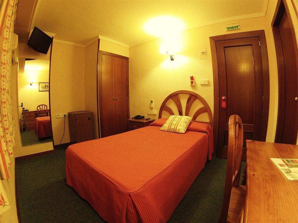 Hotel Avenida Plaza Alzira Luaran gambar