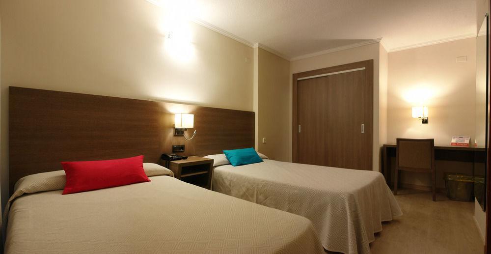 Hotel Avenida Plaza Alzira Luaran gambar