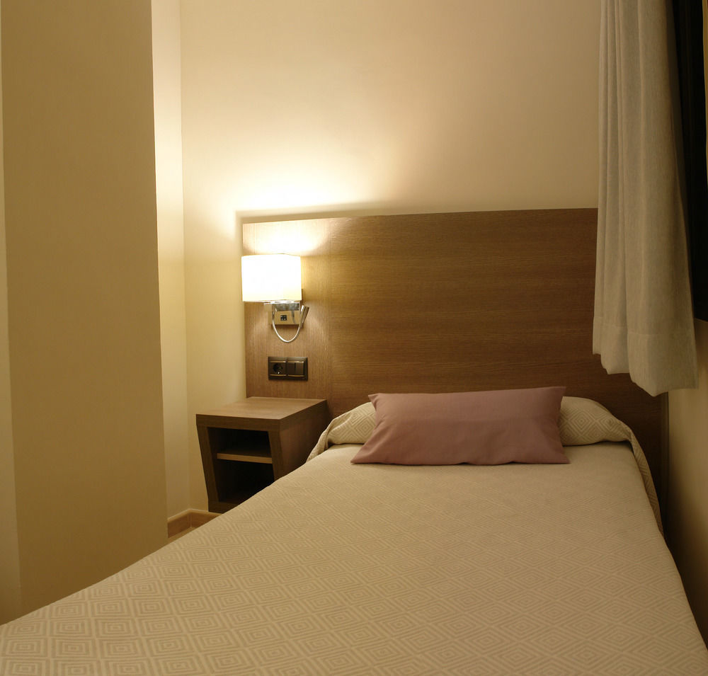 Hotel Avenida Plaza Alzira Luaran gambar