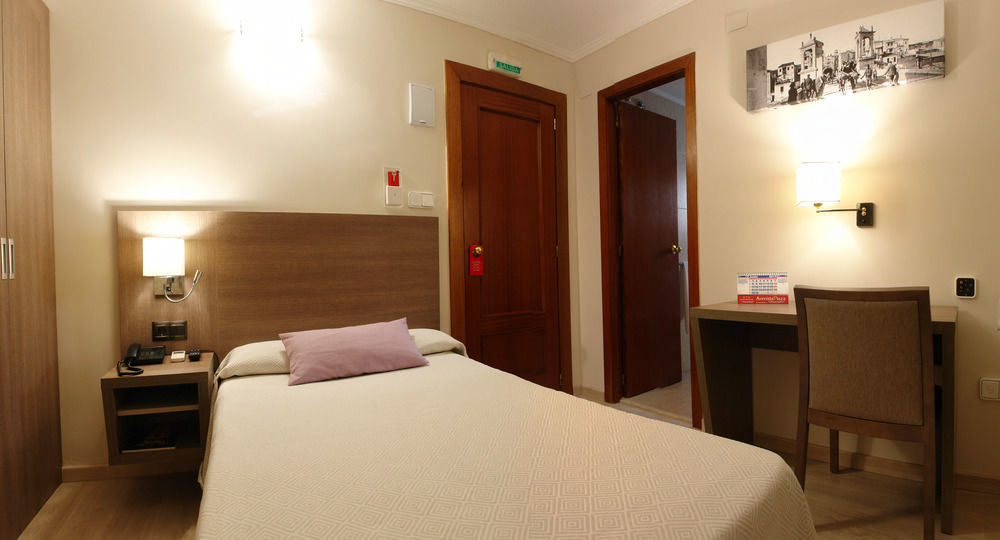 Hotel Avenida Plaza Alzira Luaran gambar